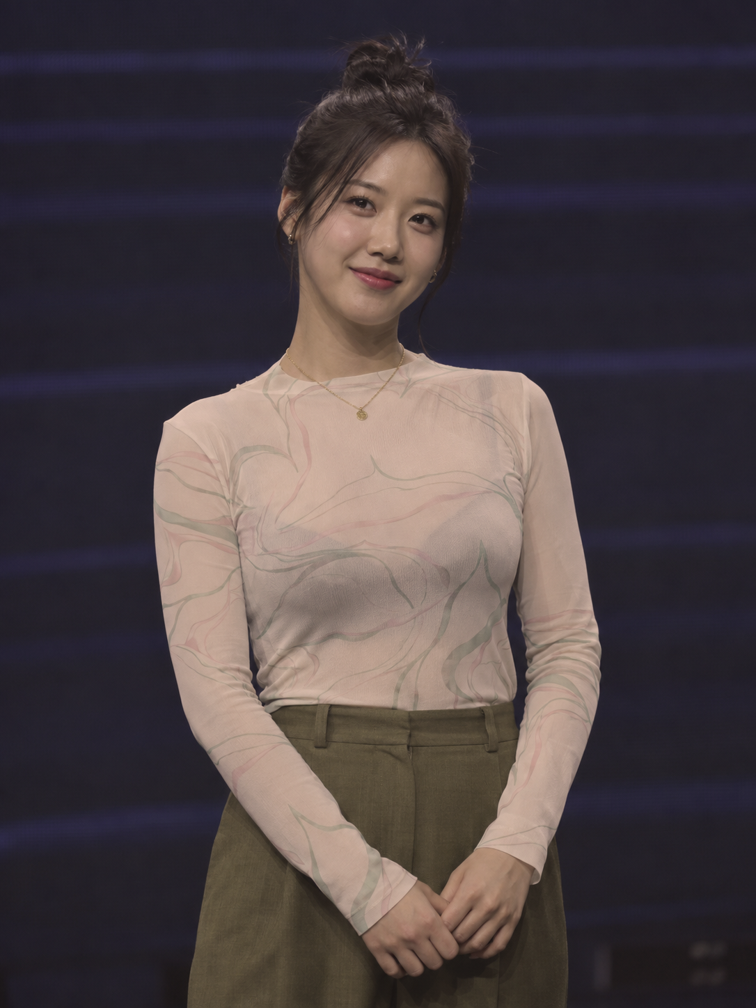 포토필터 보정 후 AI 생성 인물 예시
